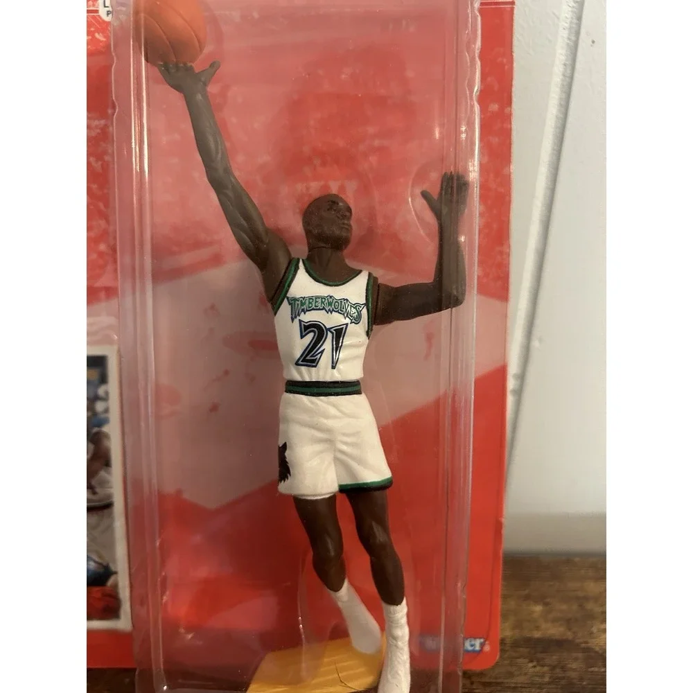 Kevin Garnett Minnesota Timberwolves Collector NBA Figure Topps Card basketball